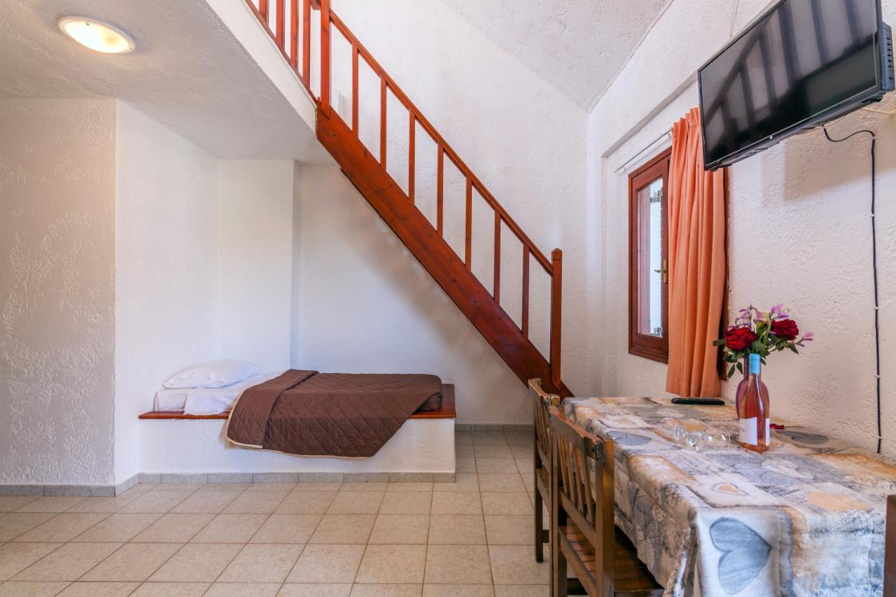 Anatoli Lygaria Apartments On The Beach Λυγαριά Εξωτερικό φωτογραφία