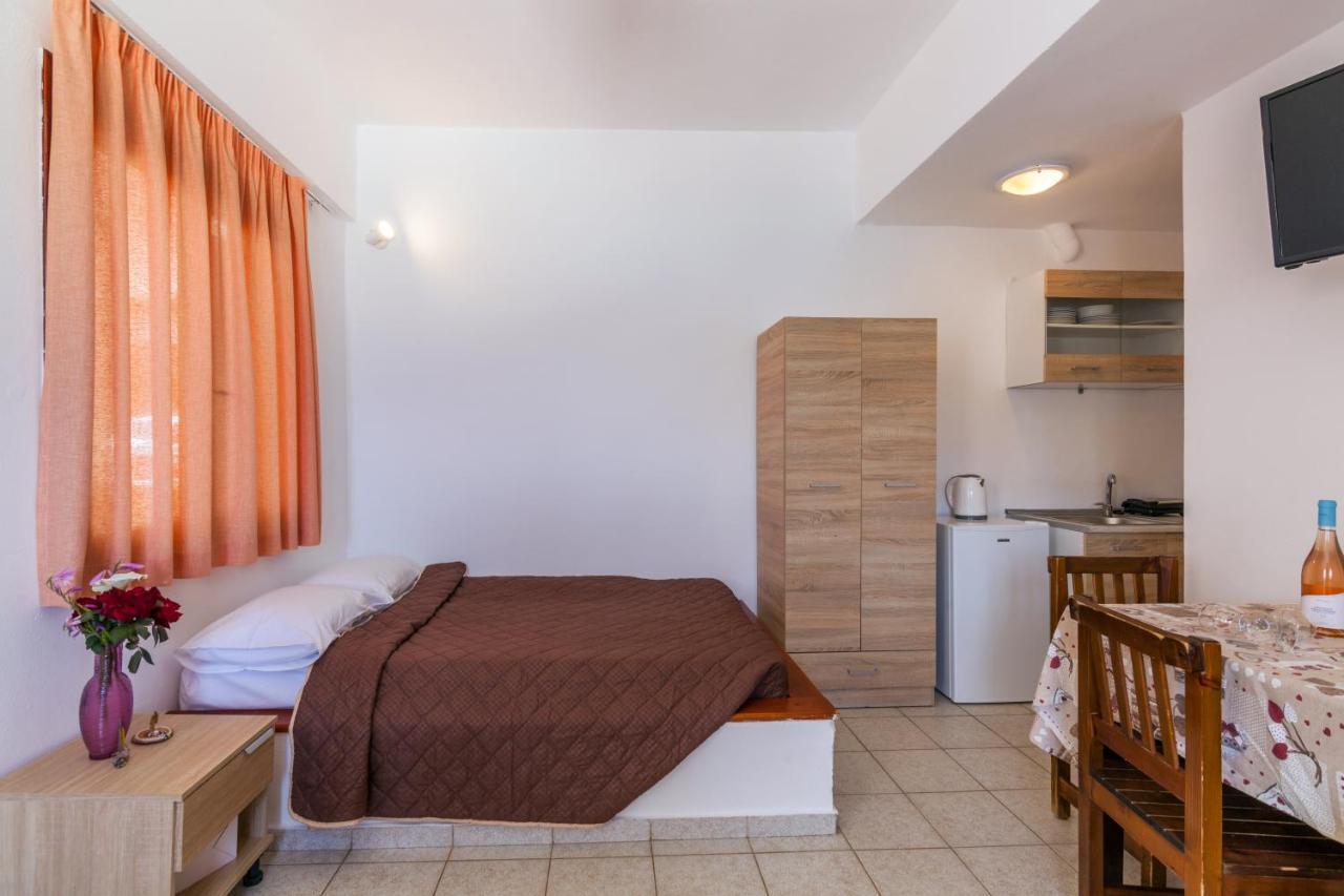 Anatoli Lygaria Apartments On The Beach Λυγαριά Εξωτερικό φωτογραφία